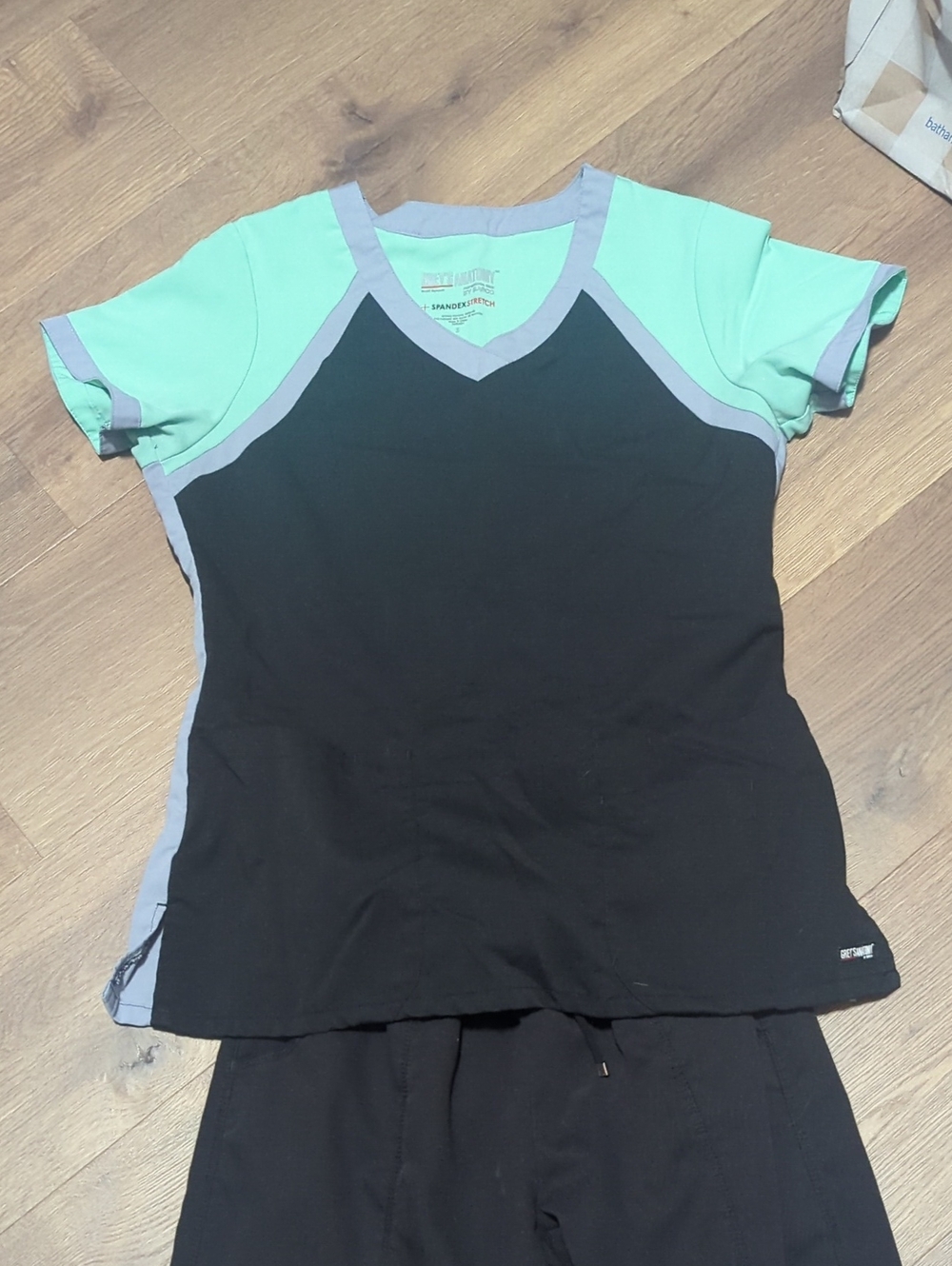 Grey's Anatomy Two-Tone Scrub Top And pants in Mint and Black